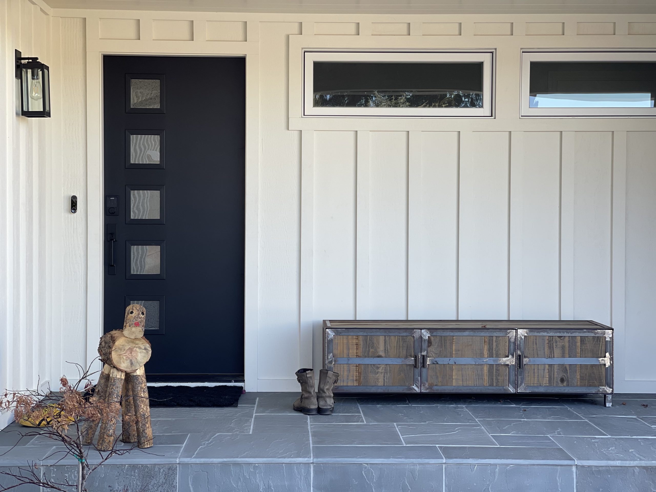 front-porch-door-shoes-cabinet-2024-12-04-00-02-28-utc